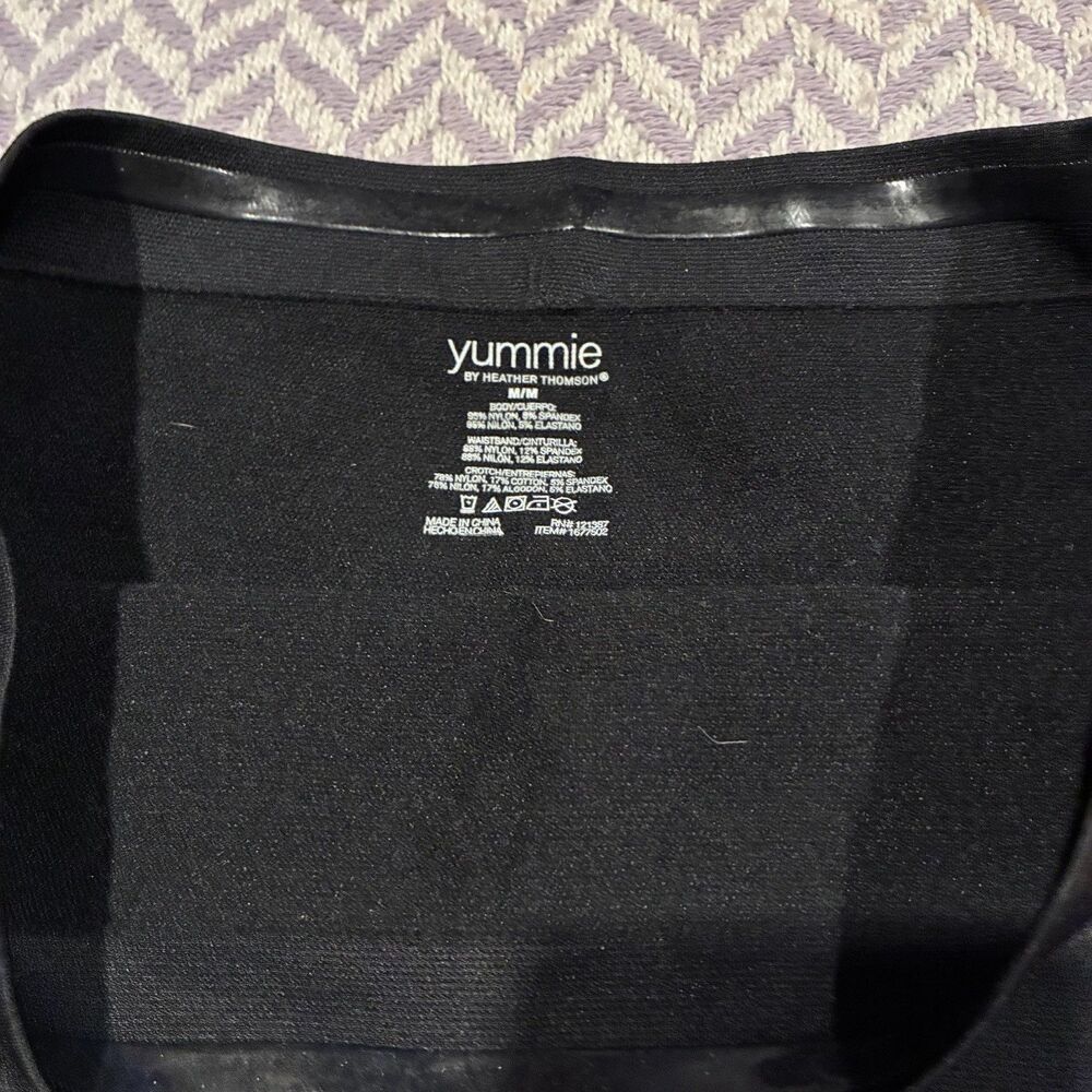 Yummie Women's High-Waist Thigh Shaper BLACK Size Medium NWT $44 - Picture 7 of 8